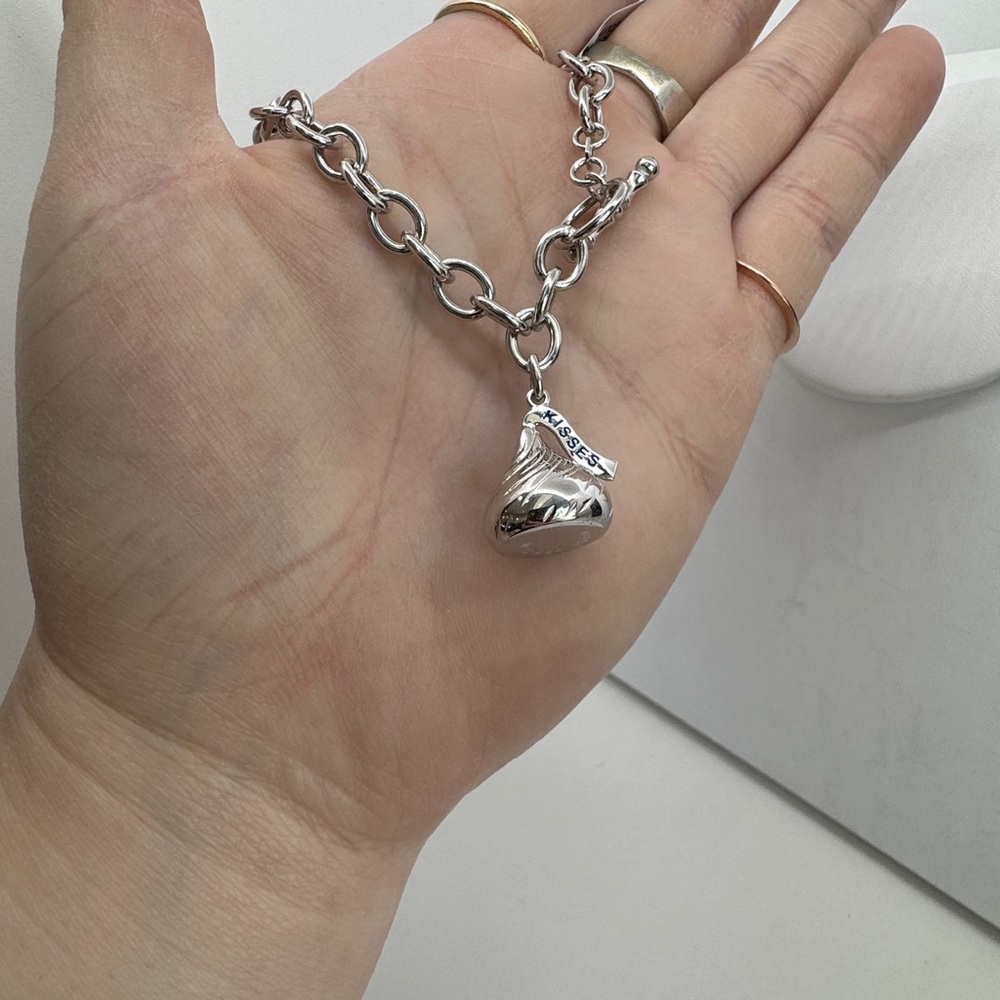 Silver Kiss Bracelet